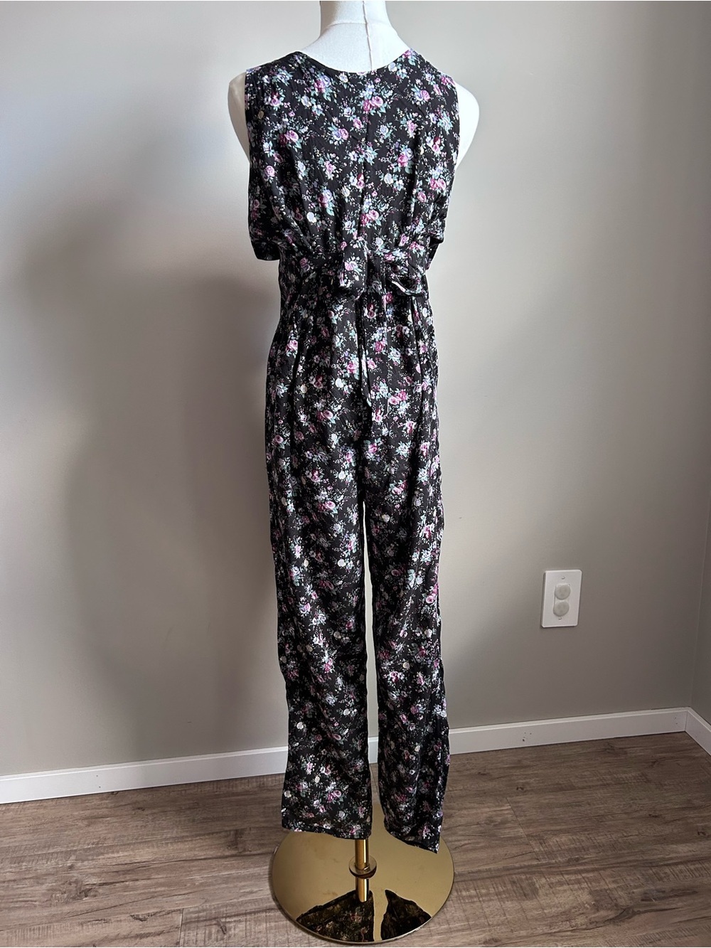 Vintage Sleeveless Black Floral Jumpsuit with Pink & White Flowers Cottagecore - Picture 8 of 8
